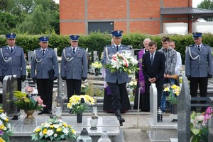 Uroczysta zbiórka z okazji poświęcenia nagrobka tragicznie zmarłego policjanta Policji Państwowej post. Jana Stachelskiego