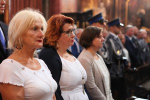 Wielkopolscy policjanci i pracownicy Policji podczas obchodów 100. rocznicy powstania Policji Pastwowej