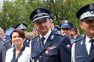 Wielkopolscy policjanci podczas obchodów 100. rocznicy powstania Policji Pastwowej  na Placu Wolnoci w Poznaniu