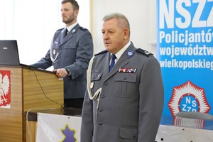 Policjanci z Oddziału Prewencji Policji w Poznaniu podczas uroczystej zbiórki