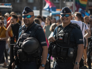 Policjanci w czasie zabezpieczenia.